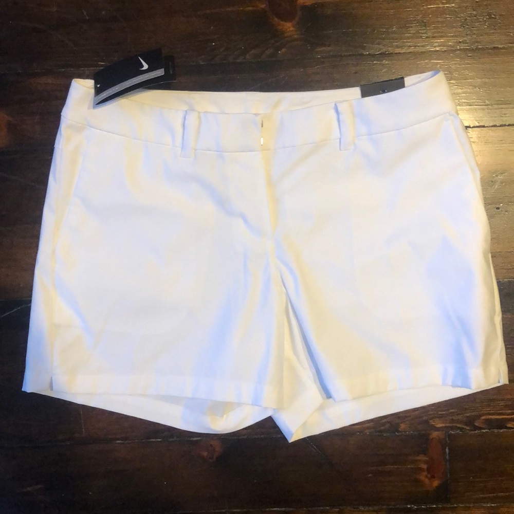 NIKE women’s Flex Short Woven Golf Shorts